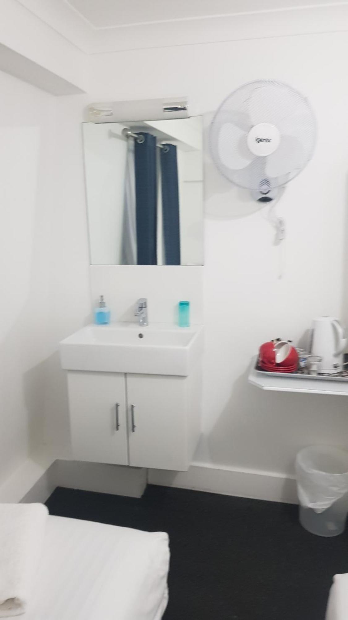 Hotel Meridiana Лондон Екстериор снимка