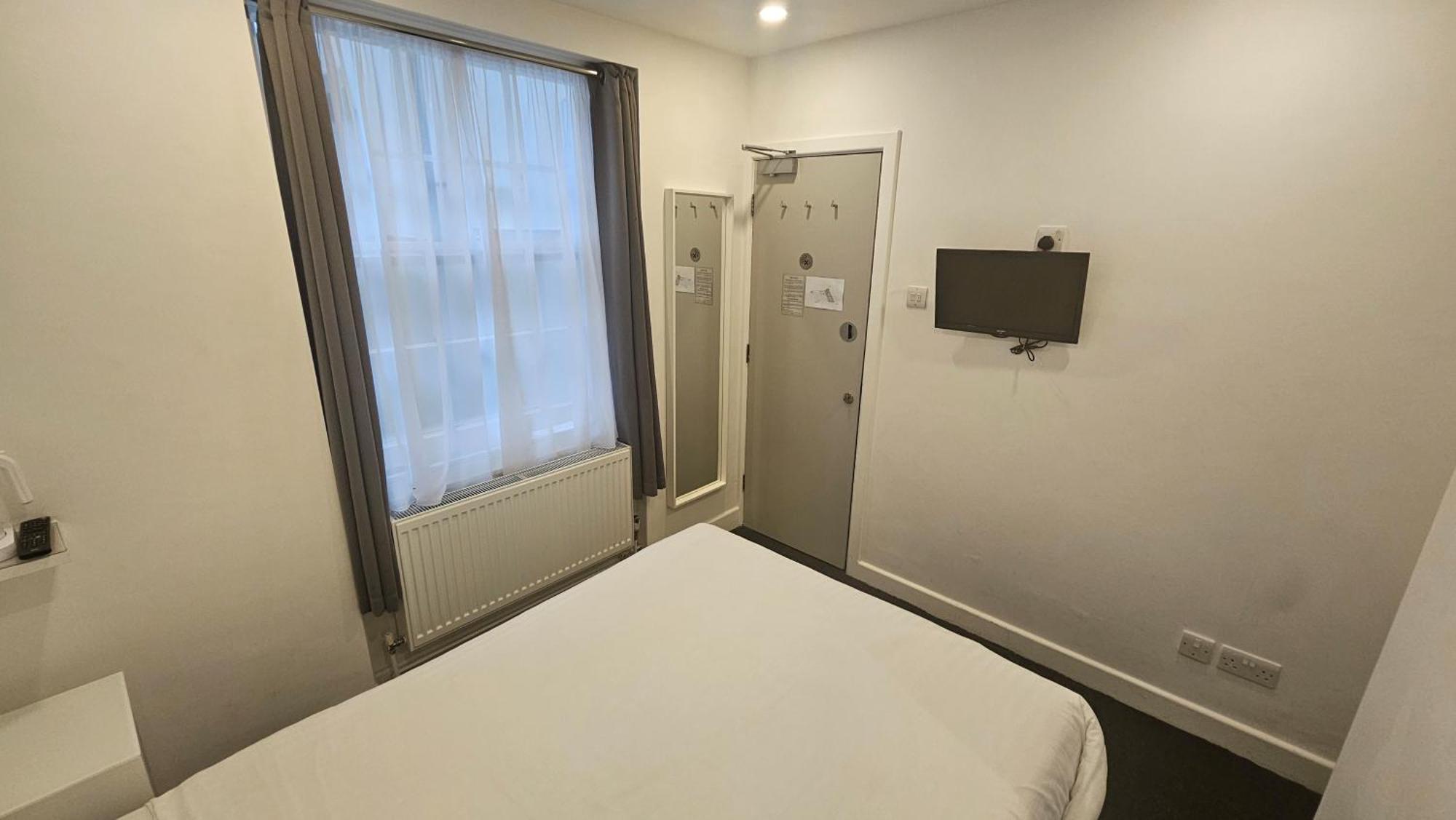 Hotel Meridiana Лондон Екстериор снимка